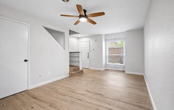 Building Photo - 2110 Wilcrest Dr