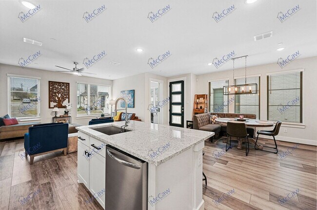 Foto del edificio - 7741 Reis Ln