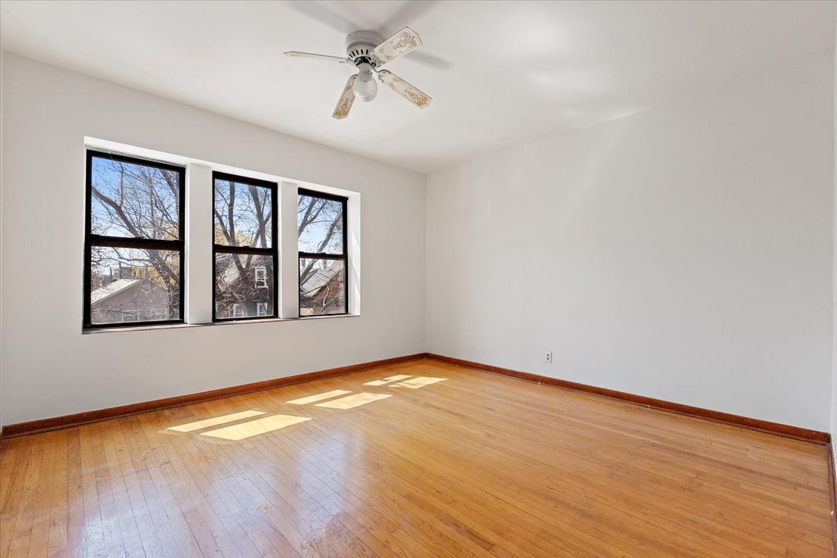 Foto principal - 3557 W Cortland St