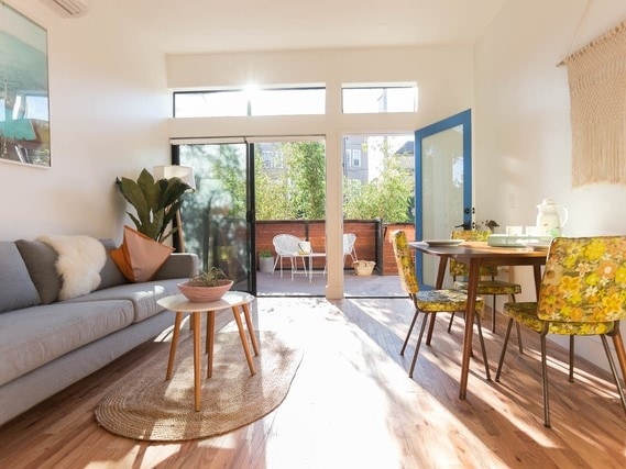 Interior Photo - 132 N Alvarado St
