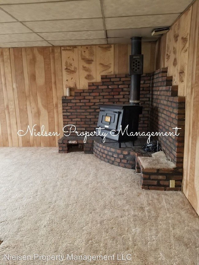 Building Photo - 117 Ruby St