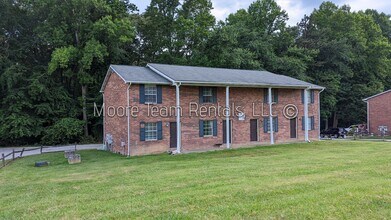 Building Photo - 2168 Howard Gap Rd