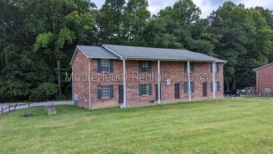 Building Photo - 2168 Howard Gap Rd