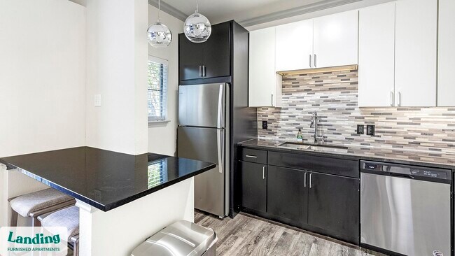 Foto del edificio - 17811 Vail St