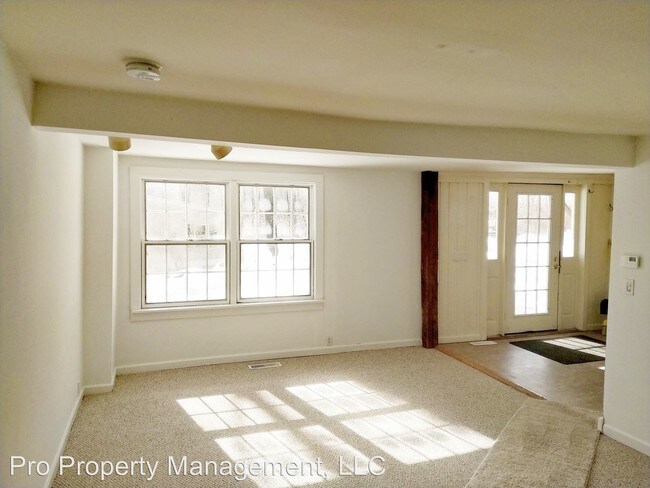 Foto del edificio - 3 br, 2 bath House - 56 Old Turnpike Road