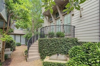 Building Photo - 683 Arcos Way SE