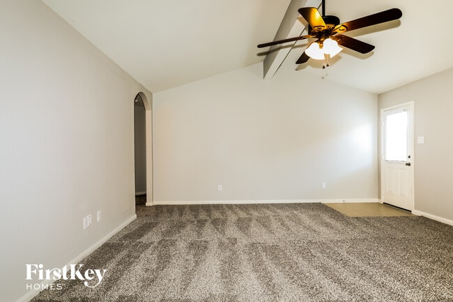 Foto del edificio - 22422 Base Light Dr