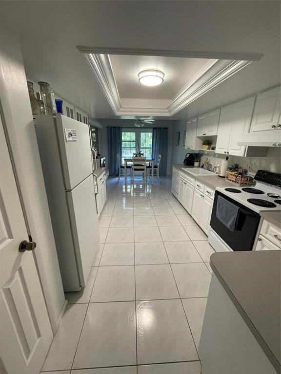 Building Photo - 3015 Riviera Dr