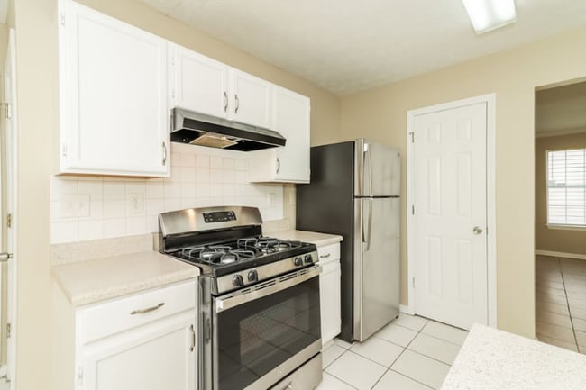 Building Photo - 692 Coventry Dr