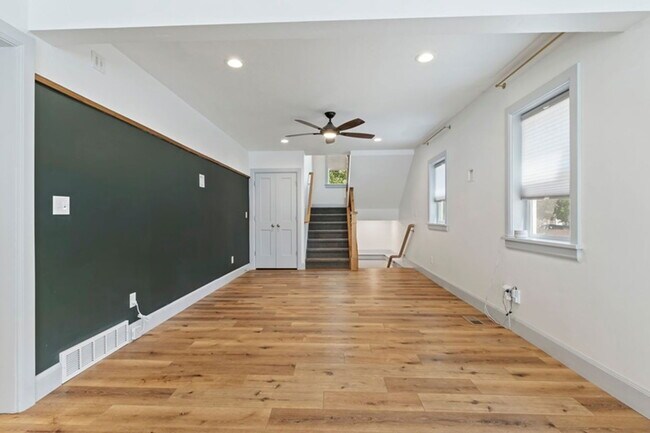Foto del edificio - 235 Browning Ave