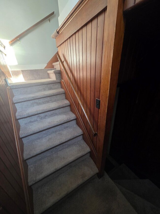 Foto del edificio - Charming 3 Bedroom Apartment in Millbrook,...