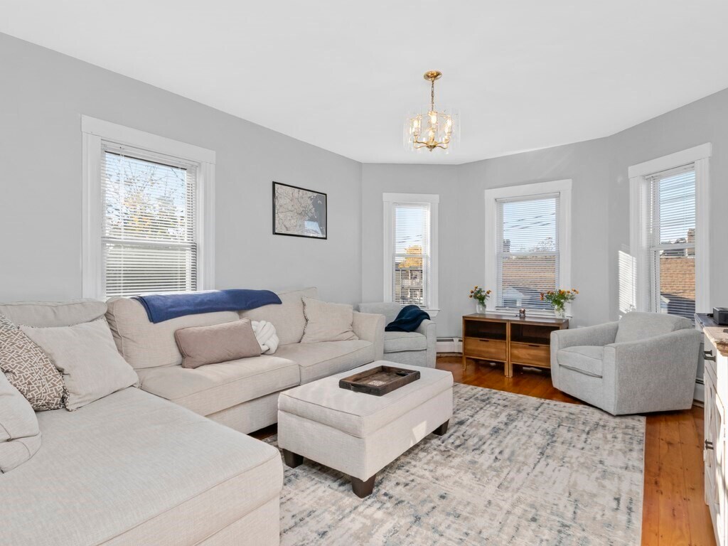 Primary Photo - 63 Marshfield St