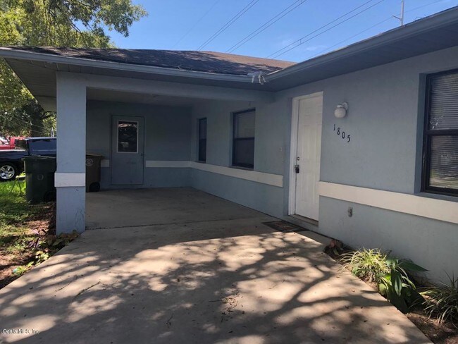 Building Photo - 1805 NE 30th St