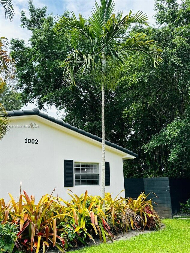 Foto principal - 1002 NE 119th St