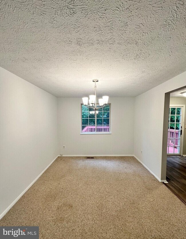 8490 Falling Leaf Rd, Springfield, VA 22153 House Rental in