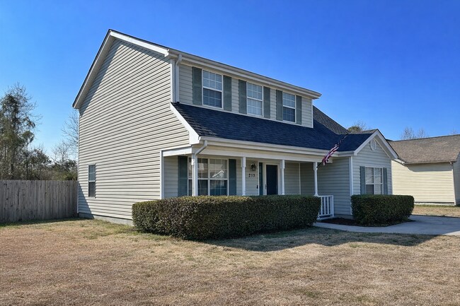 Foto del edificio - 213 Mahogany Dr