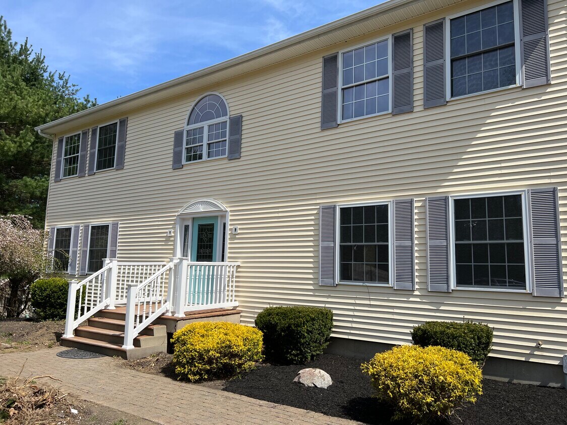 80 Carriage Dr, Red Hook, NY 12571 House Rental in Red Hook, NY