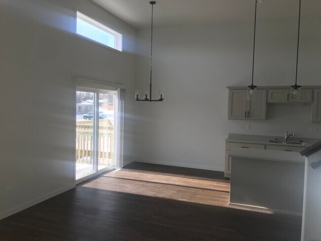 Foto del edificio - 3 Bed 3 Bath Twin Home