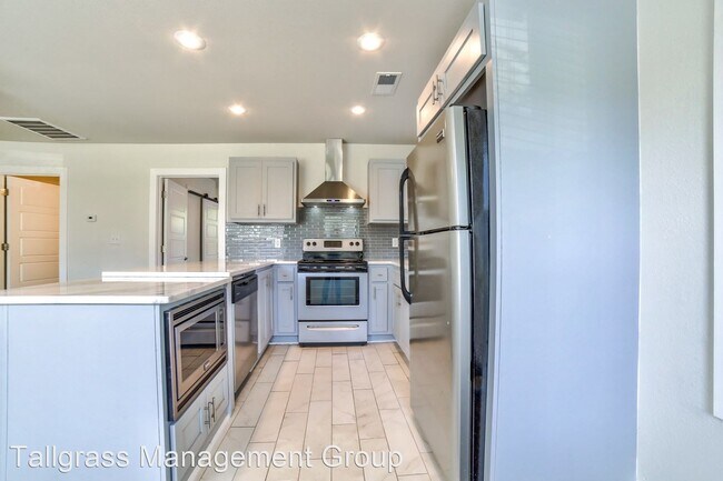 Foto del edificio - 3315-3317 E 8th St