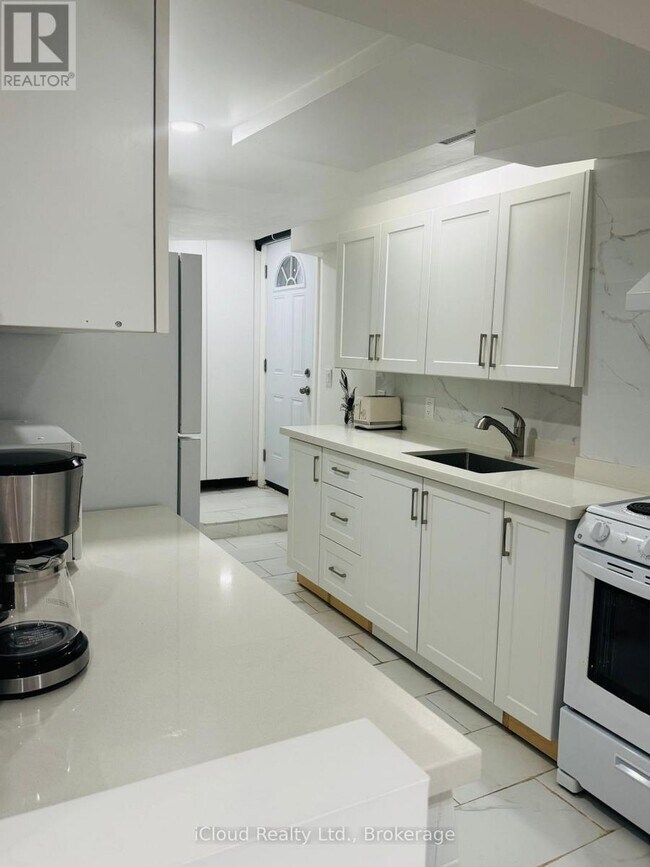 Building Photo - 33 Gemini Rd