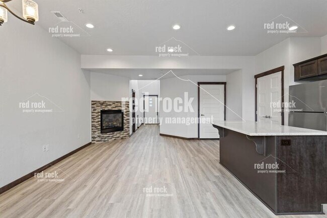 Building Photo - 1535 E Latitude Ln