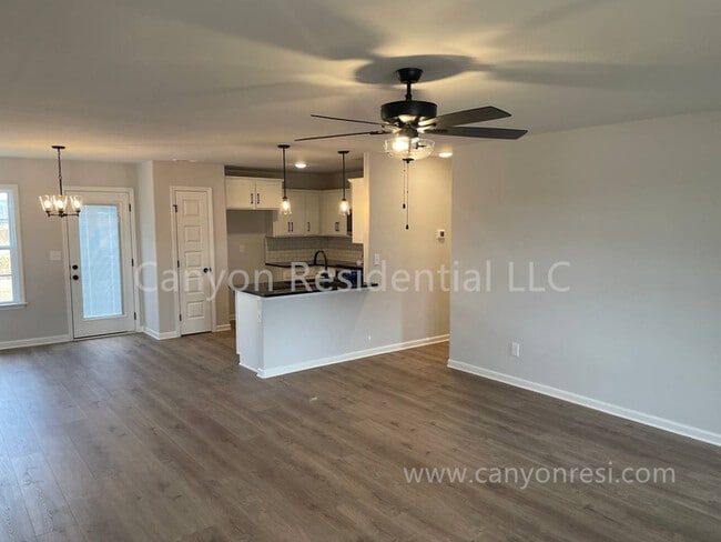 Building Photo - 114 Wilcot Rd