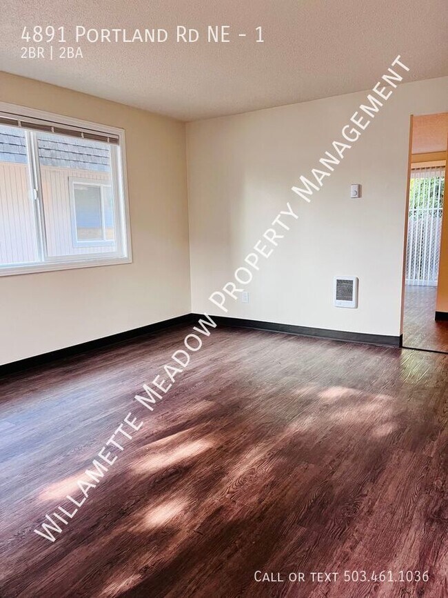 Building Photo - Amazing 2 Bedrooms, 1.5 Bathroom Apartment...