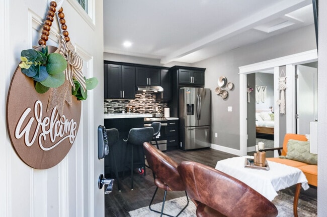 Building Photo - 21031 NE 4th St