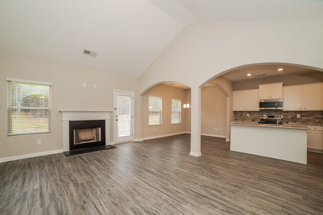Building Photo - 312 Spruce Creek Ln