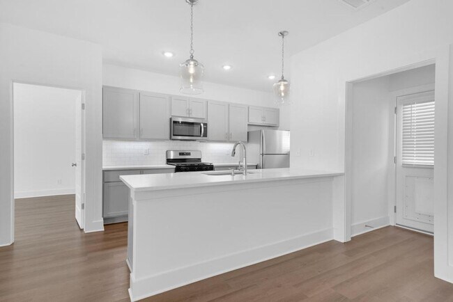 Foto del edificio - Spacious Home with Fenced Backyard!