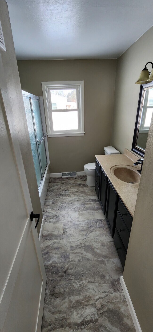 Foto del edificio - 2407 Roxbury Rd