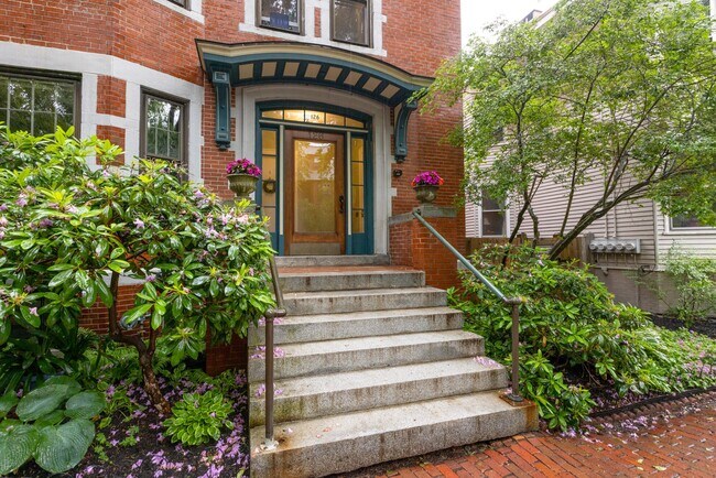 Building Photo - 126 Neal St