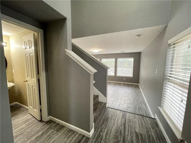 Foto del edificio - 3638 Windhill Loop