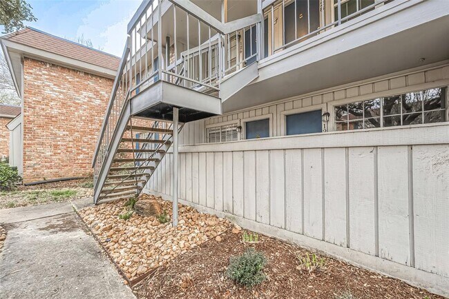 Building Photo - 2350 Bering Dr
