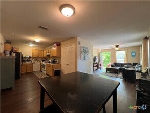 Building Photo - 898 Advance St