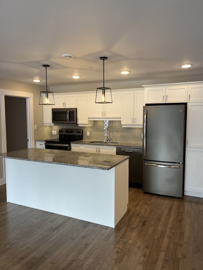 Building Photo - Hillside Park