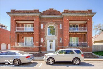 Building Photo - 655 E 24th St