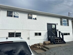 Building Photo - 386 Wakesiah Ave