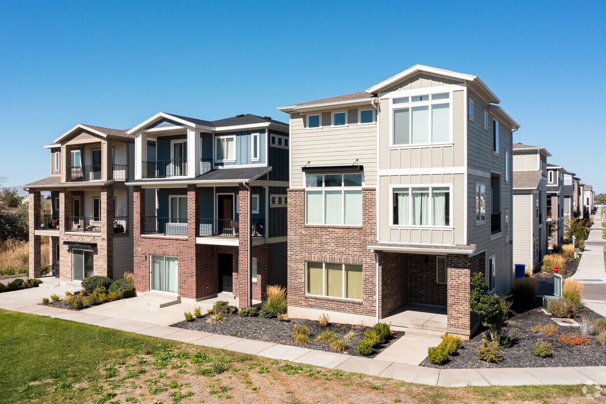 Avenues at the Station Townhomes for Rent Farmington, UT