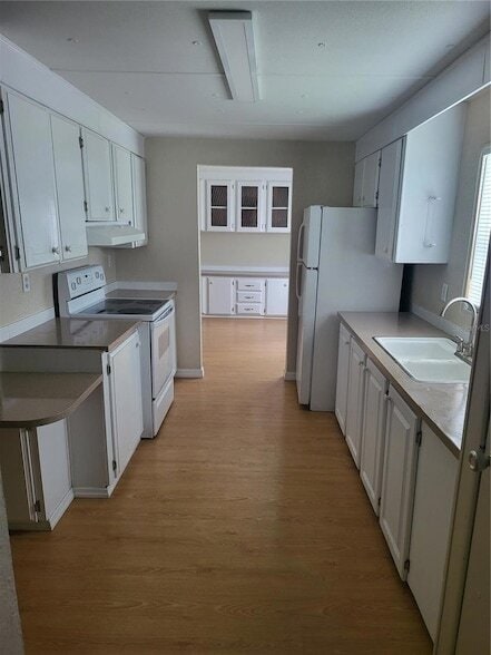Building Photo - 1634 Dolphin Dr
