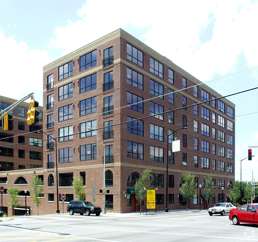 Building Photo - Centennial House