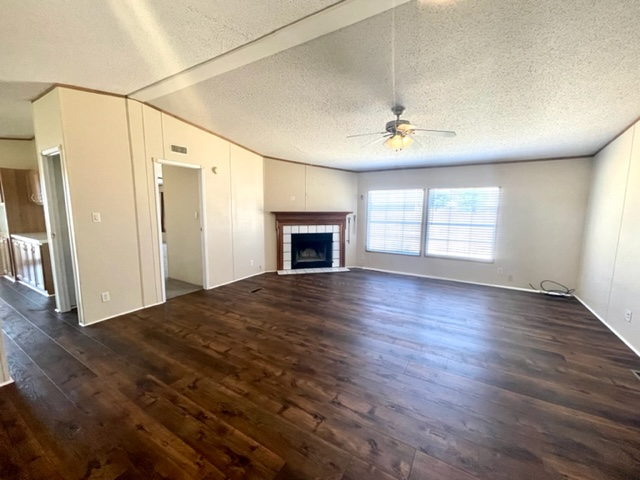 Foto del edificio - 166 Bluebonnet Ridge Ln