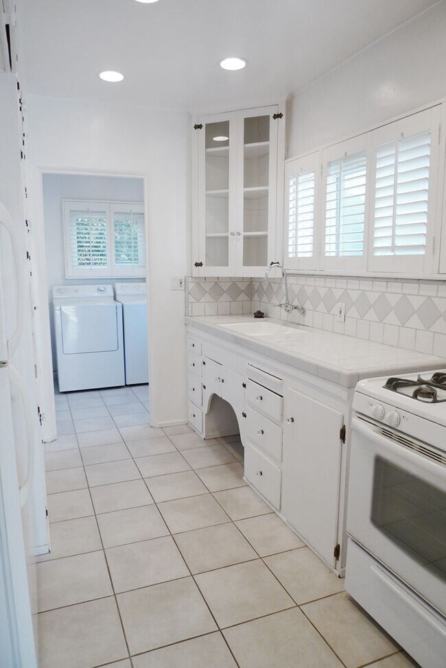 Building Photo - Beautiful 2 Bedroom Home In Long Beach