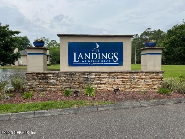 Foto del edificio - 10200 Belle Rive Blvd