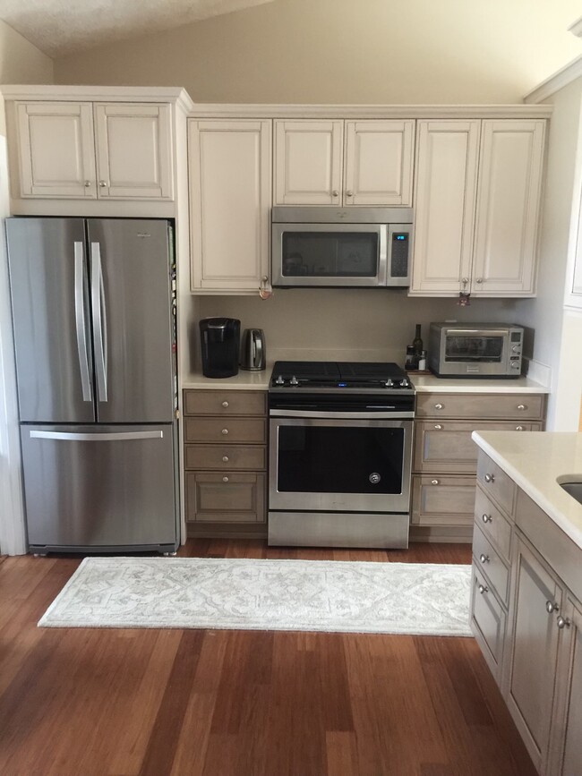 Kitchen - 210 Cedar Hill Dr