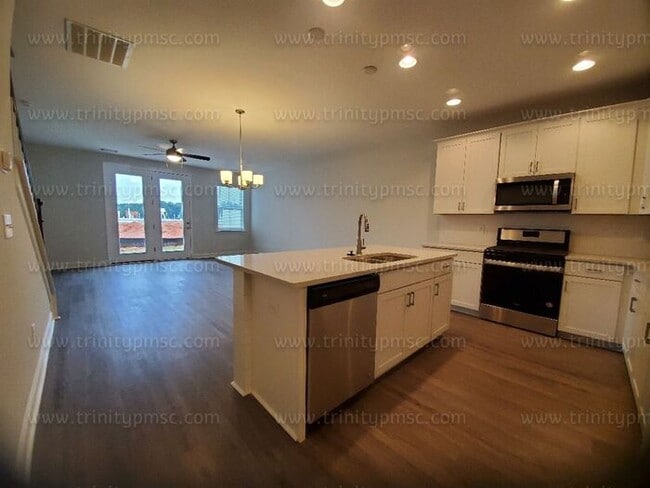Building Photo - Must see this gorgeous home!