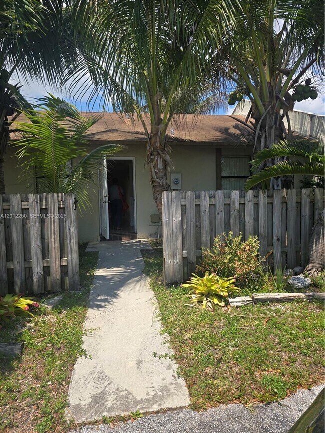 Foto del edificio - 1630 Sandpiper Blvd