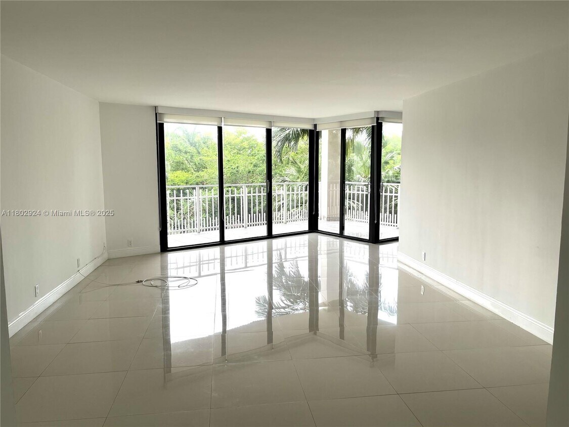 Foto principal - 2000 Towerside Terrace