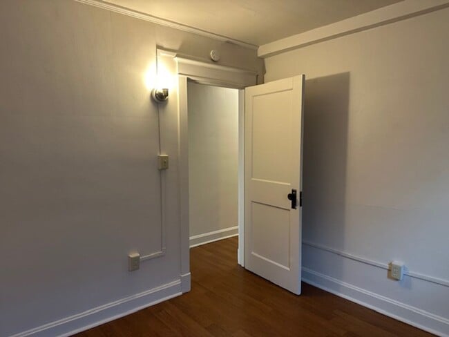 Building Photo - 410 Radnor St