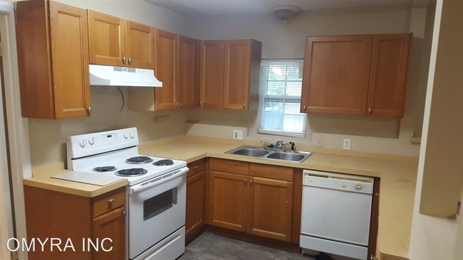 Building Photo - 4 br, 2.5 bath House - 3490 Primrose Place